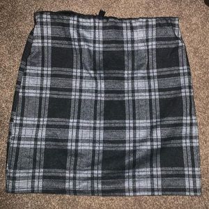 Checker stretchy skirt😍